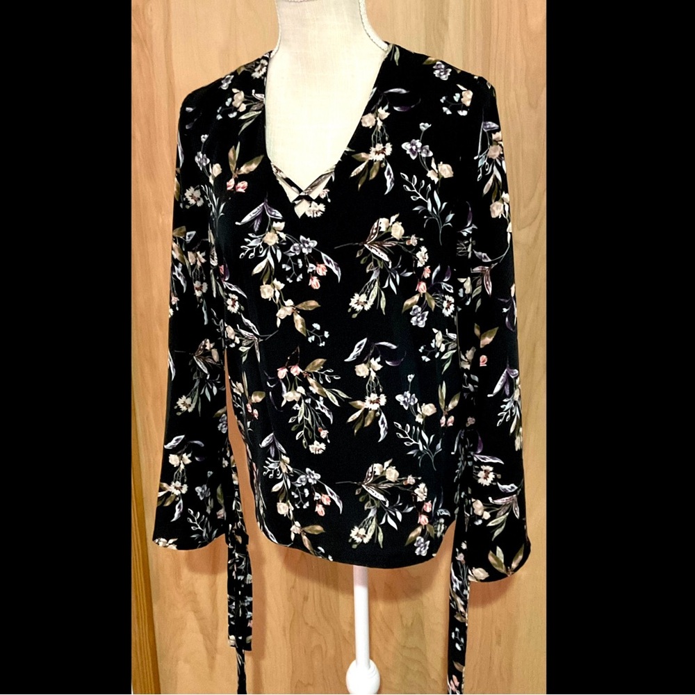 Dex Black Floral Blouse - EUC